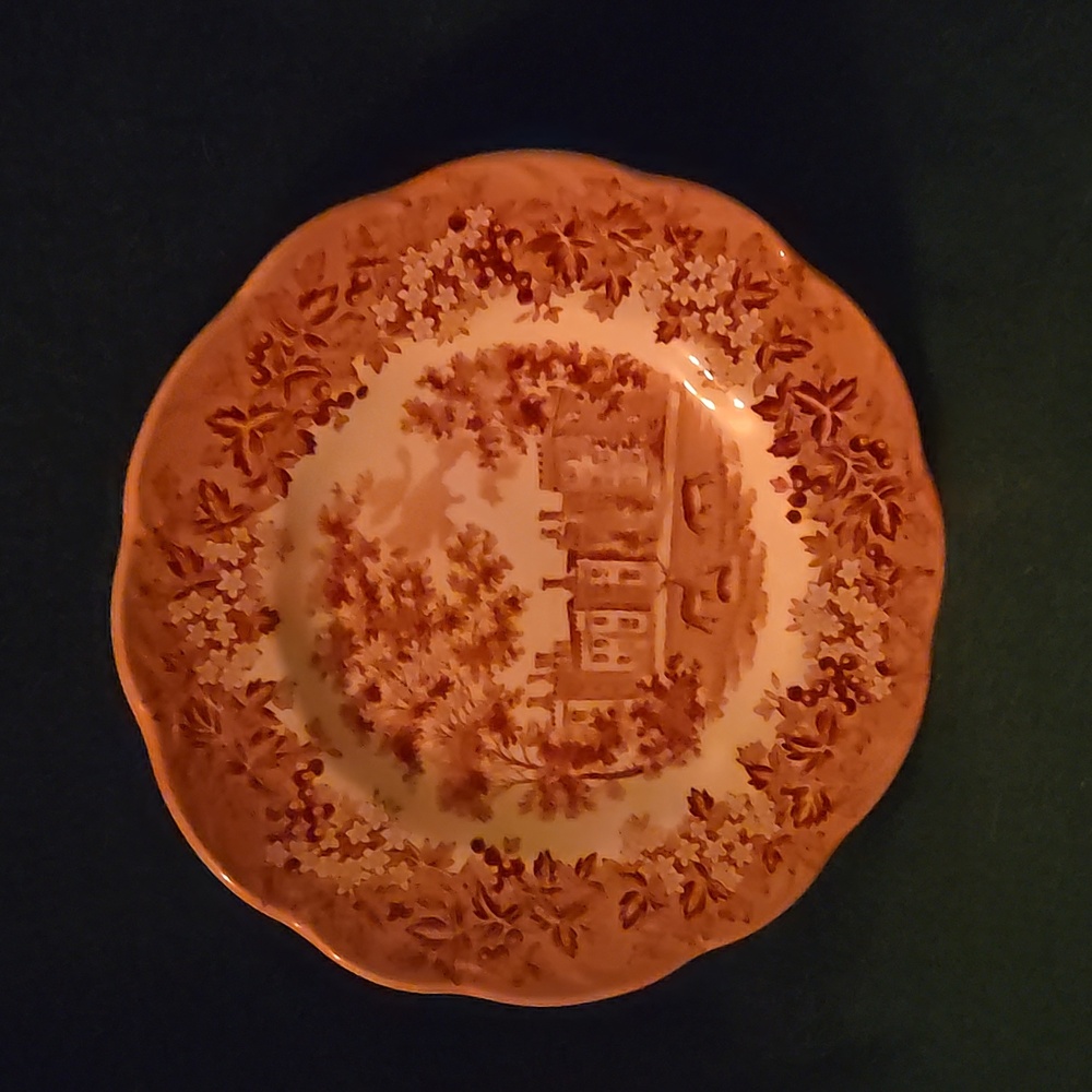 Classic Pink Scenic Dinner Plates. - Picture 6 of 11